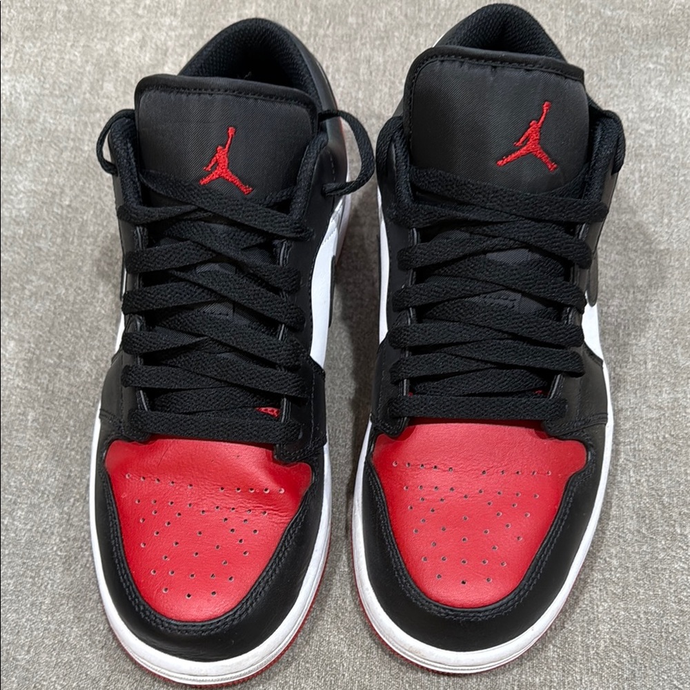 Air Jordan 1 Low. Size 8.5